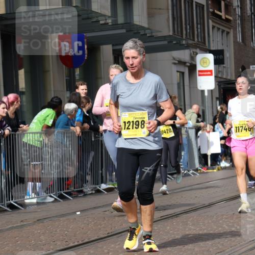 13.09.2026 - 21. swb-Marathon Bremen Strokosch-Dieckow http://msf.ph/oto/10331914 13.09.2026 11:03:21 Ziel 10090, 10091, 10187, 10327, 10357, 10420, 10429, 10569, 10796, 10902, 10950, 11211, 11411, 11595, 11598, 11655, 11746, 11868, 12074, 10092, 10150, 10185, 10187, 10195, 10237, 10309, 10528, 10531, 10598, 10715, 10724, 10727, 10904, 10959, 11070, 11095, 11493, 11598, 11676, 11773, 11830, 11836, 12068, 12184, 12185, 12214, 12421, 12432, 12483, 12611 meine-sportfotos.de