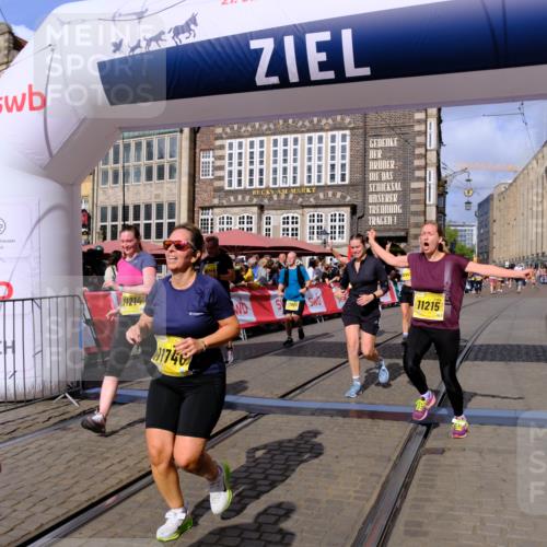 13.09.2026 - 21. swb-Marathon Bremen Tim E. http://msf.ph/oto/10331918 13.09.2026 11:04:39 Ziel 10182, 10245, 10291, 10526, 10613, 10755, 11214, 11215, 11221, 11248, 11336, 11410, 11720, 11726, 11740, 12009, 12276, 12929 meine-sportfotos.de