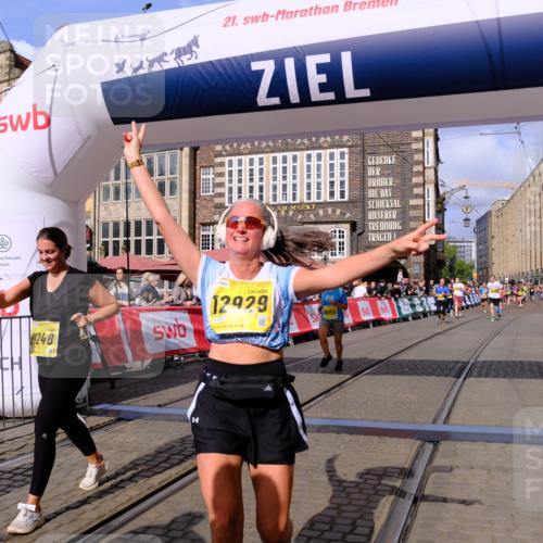 13.09.2026 - 21. swb-Marathon Bremen Tim E. http://msf.ph/oto/10332116 13.09.2026 11:04:42 Ziel 10160, 10182, 10245, 10291, 10526, 10613, 10711, 10755, 11214, 11215, 11248, 11336, 11410, 11720, 11740, 11761, 12009, 12929 meine-sportfotos.de