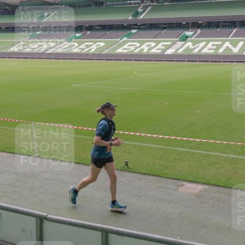 13.09.2026 - 21. swb-Marathon Bremen Michael Burmester http://msf.ph/oto/10332167 13.09.2026 13:04:07 Laufen im Stadion 178, 209, 210, 488, 534, 565, 596, 725, 762, 881, 940, 1014, 1239, 1343, 1373, 1456, 1458, 1460, 1479, 1611, 1649, 1653, 1656, 1687, 1771, 2223, 2276, 2369, 2421, 2430, 2434, 2452, 2513, 2625, 2723, 2779, 2851, 2867, 2872, 2891, 2900, 2910, 2919, 2934, 2957, 2977, 3028, 3114, 3135, 3217, 3320, 3360, 3402, 3419, 3425, 3454, 3460, 3496, 3510, 3521, 3576, 3579, 3585, 3597, 3618, 3796, 3846, 3859, 3909, 3938, 3970, 3983, 4077, 4133, 242 meine-sportfotos.de