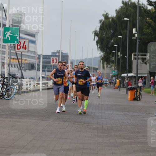 13.09.2026 - Kiel Lauf Andreas Tolksdorf http://msf.ph/oto/10332187 13.09.2026 09:51:20 Kiellinie 4, 3, 2149, 968 meine-sportfotos.de