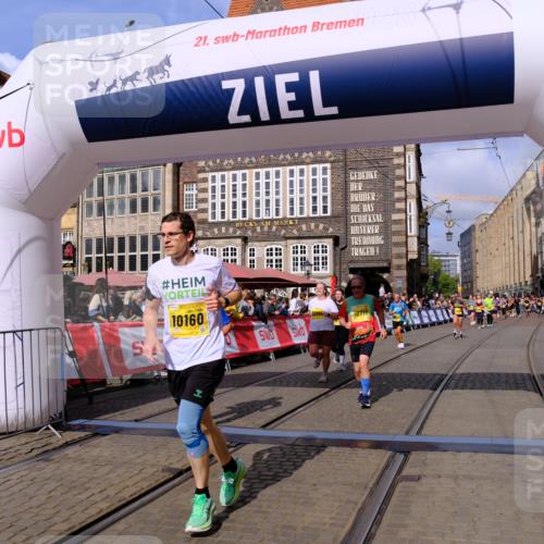 13.09.2026 - 21. swb-Marathon Bremen Tim E. http://msf.ph/oto/10332220 13.09.2026 11:04:48 Ziel 10160, 10245, 10526, 10711, 10755, 10877, 11114, 11214, 11215, 11248, 11364, 11410, 11592, 11720, 11740, 11761, 11991, 12009, 12929 meine-sportfotos.de