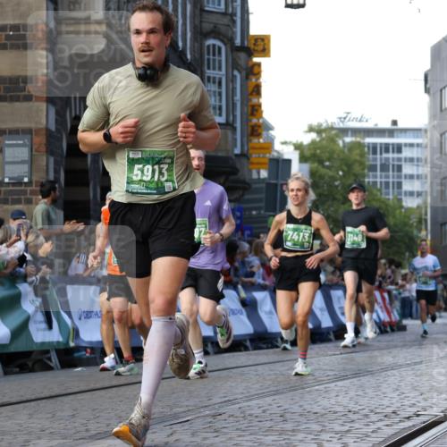 13.09.2026 - 21. swb-Marathon Bremen Strokosch-Dieckow http://msf.ph/oto/10332261 13.09.2026 13:15:55 Ziel 1033, 1445, 3346, 3536, 3836, 3991, 4212, 4573, 4653, 4663, 5533, 5588, 6162, 6515, 6526, 7203, 7291, 7346, 7992, 9029, 9391, 9475, 9777, 13249, 145, 663, 1955, 2623, 3134, 3149, 4128, 4823, 5430, 6106, 6744, 7307, 7413, 8487, 9278, 13158 meine-sportfotos.de