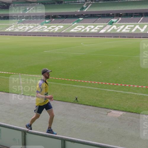 13.09.2026 - 21. swb-Marathon Bremen Michael Burmester http://msf.ph/oto/10332328 13.09.2026 13:04:22 Laufen im Stadion 178, 209, 210, 488, 534, 565, 596, 725, 762, 881, 940, 1014, 1239, 1307, 1343, 1373, 1456, 1458, 1460, 1479, 1611, 1627, 1649, 1653, 1656, 1687, 1771, 1780, 1914, 1932, 1941, 2023, 2089, 2126, 2223, 2369, 2430, 2434, 2452, 2513, 2602, 2625, 2723, 2851, 2867, 2872, 2891, 2910, 2919, 2934, 2957, 2959, 2977, 3028, 3135, 3217, 3320, 3343, 3360, 3402, 3419, 3425, 3454, 3460, 3510, 3521, 3579, 3597, 3618, 3796, 3846, 3859, 3909, 3970, 4077, 242 meine-sportfotos.de