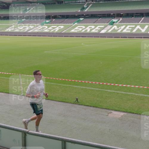 13.09.2026 - 21. swb-Marathon Bremen Michael Burmester http://msf.ph/oto/10332338 13.09.2026 13:04:23 Laufen im Stadion 178, 209, 210, 488, 534, 536, 565, 596, 725, 762, 881, 940, 1014, 1239, 1307, 1343, 1373, 1456, 1458, 1460, 1479, 1611, 1627, 1649, 1653, 1656, 1687, 1771, 1780, 1914, 1932, 1941, 2023, 2089, 2126, 2223, 2369, 2430, 2434, 2452, 2513, 2602, 2625, 2723, 2851, 2867, 2872, 2891, 2910, 2919, 2934, 2957, 2959, 2977, 3028, 3135, 3217, 3320, 3343, 3360, 3402, 3419, 3425, 3454, 3460, 3510, 3521, 3579, 3597, 3618, 3796, 3846, 3859, 3909, 3970, 4077, 242 meine-sportfotos.de