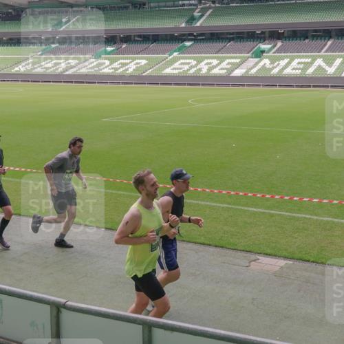 13.09.2026 - 21. swb-Marathon Bremen Michael Burmester http://msf.ph/oto/10332391 13.09.2026 13:04:27 Laufen im Stadion 178, 209, 210, 488, 534, 536, 565, 596, 725, 762, 881, 940, 1014, 1239, 1307, 1343, 1373, 1456, 1458, 1479, 1627, 1649, 1653, 1656, 1687, 1771, 1780, 1914, 1932, 1941, 2023, 2089, 2126, 2223, 2369, 2430, 2434, 2452, 2513, 2602, 2625, 2723, 2742, 2764, 2851, 2867, 2872, 2891, 2910, 2919, 2934, 2957, 2959, 2977, 2985, 3028, 3135, 3217, 3320, 3343, 3360, 3402, 3419, 3425, 3454, 3460, 3510, 3521, 3579, 3597, 3618, 3796, 3846, 3859, 3909, 4077, 242 meine-sportfotos.de