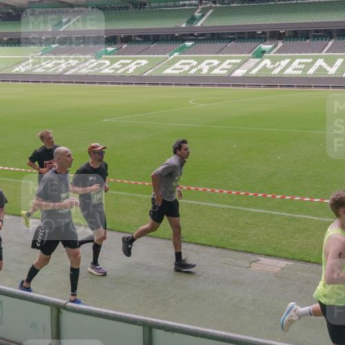 13.09.2026 - 21. swb-Marathon Bremen Michael Burmester http://msf.ph/oto/10332405 13.09.2026 13:04:27 Laufen im Stadion 178, 209, 210, 488, 534, 536, 565, 596, 725, 762, 881, 940, 1014, 1239, 1307, 1343, 1373, 1456, 1458, 1479, 1627, 1649, 1653, 1656, 1687, 1771, 1780, 1914, 1932, 1941, 2023, 2089, 2126, 2223, 2369, 2430, 2434, 2452, 2513, 2602, 2625, 2723, 2742, 2764, 2851, 2867, 2872, 2891, 2910, 2919, 2934, 2957, 2959, 2977, 2985, 3028, 3135, 3217, 3320, 3343, 3360, 3402, 3419, 3425, 3454, 3460, 3510, 3521, 3579, 3597, 3618, 3796, 3846, 3859, 3909, 4077, 242 meine-sportfotos.de
