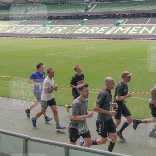 13.09.2026 - 21. swb-Marathon Bremen Michael Burmester http://msf.ph/oto/10332425 13.09.2026 13:04:28 Laufen im Stadion 178, 209, 210, 488, 534, 536, 565, 596, 725, 762, 881, 940, 1014, 1239, 1307, 1343, 1373, 1456, 1458, 1479, 1627, 1649, 1653, 1656, 1687, 1771, 1780, 1914, 1932, 1941, 2023, 2089, 2126, 2223, 2369, 2430, 2434, 2452, 2602, 2625, 2723, 2742, 2764, 2851, 2867, 2872, 2891, 2910, 2919, 2934, 2957, 2959, 2977, 2985, 3028, 3135, 3217, 3320, 3343, 3360, 3402, 3419, 3425, 3454, 3460, 3510, 3521, 3579, 3597, 3618, 3796, 3846, 3859, 3909, 4077, 242 meine-sportfotos.de