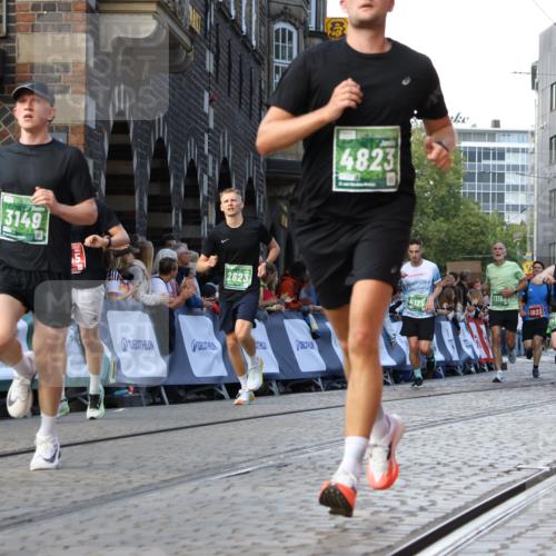 13.09.2026 - 21. swb-Marathon Bremen Strokosch-Dieckow http://msf.ph/oto/10332452 13.09.2026 13:15:58 Ziel 1033, 1445, 2733, 3119, 3346, 3422, 3536, 3689, 3836, 3991, 4212, 4573, 4653, 4663, 5533, 5588, 6162, 6515, 7203, 7291, 7992, 9029, 9391, 9475, 9777, 13249, 481, 663, 2623, 3134, 3149, 4128, 6106, 6744, 8398, 8487, 13008, 13158 meine-sportfotos.de