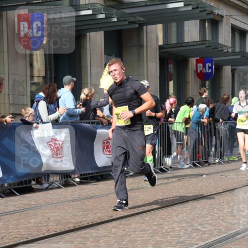 13.09.2026 - 21. swb-Marathon Bremen Strokosch-Dieckow http://msf.ph/oto/10332458 13.09.2026 11:03:35 Ziel 10090, 10091, 10152, 10327, 10357, 10403, 10429, 10607, 10659, 10720, 10726, 10796, 10912, 10913, 10918, 10950, 11149, 11319, 11325, 11451, 11470, 11471, 11511, 11595, 11618, 11868, 11967, 12140, 12260, 12392, 12433, 12504, 10092, 10150, 10187, 10237, 10309, 10327, 10420, 10569, 10724, 10902, 10904, 10950, 11211, 11411, 11595, 11598, 11655, 11746, 11773, 11830, 12068, 12074, 12184, 12185, 12611 meine-sportfotos.de