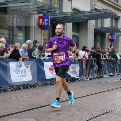 13.09.2026 - 21. swb-Marathon Bremen Strokosch-Dieckow http://msf.ph/oto/10332496 13.09.2026 13:23:08 Ziel 135, 672, 2306, 2371, 2409, 2427, 2490, 2627, 2899, 3078, 3138, 3173, 3531, 3856, 3861, 3939, 5820, 5821, 5908, 6843, 6848, 6923, 8045, 8560, 8863, 9088, 9196, 9436, 9827, 10127, 1809, 1900, 1935, 1963, 2040, 2367, 2827, 2914, 2961, 3098, 3145, 3233, 3374, 3560, 3729, 3920, 5114, 6737, 6792, 7909, 8231, 8304, 8377, 8646, 8671, 8672, 8732, 8787, 8819, 8820, 9921 meine-sportfotos.de