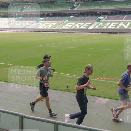 13.09.2026 - 21. swb-Marathon Bremen Michael Burmester http://msf.ph/oto/10332513 13.09.2026 13:04:32 Laufen im Stadion 178, 209, 210, 323, 488, 534, 536, 565, 596, 647, 725, 762, 881, 940, 1014, 1073, 1239, 1243, 1307, 1343, 1373, 1456, 1458, 1479, 1627, 1649, 1653, 1656, 1687, 1771, 1780, 1914, 1932, 1941, 2023, 2089, 2126, 2223, 2369, 2430, 2434, 2452, 2602, 2625, 2723, 2742, 2764, 2851, 2867, 2872, 2891, 2910, 2919, 2934, 2957, 2959, 2977, 2985, 3028, 3030, 3135, 3217, 3320, 3343, 3360, 3402, 3419, 3425, 3454, 3510, 3521, 3579, 3597, 3618, 3796, 3846, 3859, 3909, 242 meine-sportfotos.de