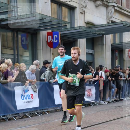 13.09.2026 - 21. swb-Marathon Bremen Strokosch-Dieckow http://msf.ph/oto/10332546 13.09.2026 13:23:10 Ziel 135, 672, 2306, 2371, 2409, 2427, 2485, 2490, 2560, 2627, 2899, 3078, 3138, 3173, 3531, 3856, 3861, 3939, 5820, 5821, 5908, 6843, 6848, 6923, 8045, 8560, 8863, 9088, 9196, 9436, 10127, 1809, 1900, 1935, 1963, 2040, 2306, 2367, 2827, 2914, 2961, 3098, 3145, 3233, 3374, 3560, 3729, 3920, 5114, 6737, 7909, 8231, 8304, 8377, 8646, 8671, 8672, 8732, 8787, 8819, 8820, 9827, 9921 meine-sportfotos.de