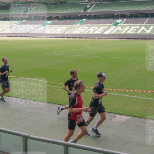 13.09.2026 - 21. swb-Marathon Bremen Michael Burmester http://msf.ph/oto/10332547 13.09.2026 13:04:34 Laufen im Stadion 178, 209, 210, 323, 488, 534, 536, 565, 596, 647, 725, 762, 881, 940, 1014, 1073, 1239, 1243, 1307, 1308, 1343, 1373, 1456, 1458, 1479, 1627, 1649, 1653, 1656, 1687, 1771, 1780, 1914, 1932, 1941, 2023, 2089, 2126, 2223, 2241, 2301, 2369, 2430, 2434, 2452, 2602, 2625, 2723, 2742, 2764, 2851, 2867, 2872, 2891, 2910, 2919, 2934, 2957, 2959, 2977, 2985, 3028, 3030, 3135, 3217, 3278, 3320, 3343, 3360, 3402, 3419, 3425, 3454, 3510, 3521, 3579, 3597, 3618, 3796, 3846, 3859, 3909, 242 meine-sportfotos.de