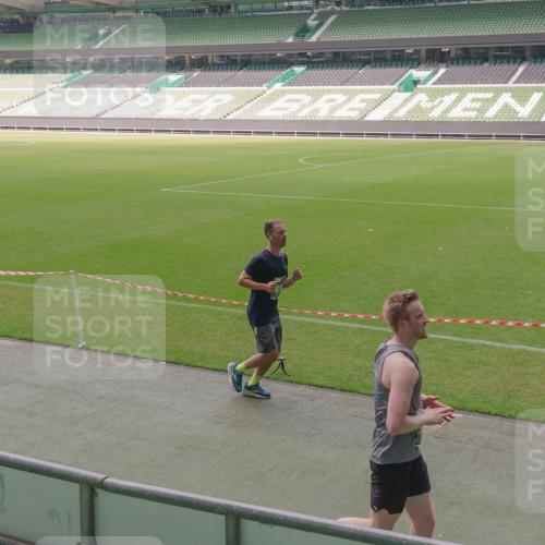 13.09.2026 - 21. swb-Marathon Bremen Michael Burmester http://msf.ph/oto/10332571 13.09.2026 13:04:35 Laufen im Stadion 178, 209, 210, 323, 488, 534, 536, 565, 596, 647, 725, 762, 881, 940, 1073, 1239, 1243, 1307, 1308, 1343, 1373, 1456, 1458, 1479, 1627, 1649, 1653, 1656, 1687, 1771, 1780, 1914, 1932, 1941, 2023, 2089, 2126, 2223, 2241, 2301, 2369, 2430, 2434, 2452, 2602, 2625, 2723, 2742, 2764, 2851, 2867, 2872, 2891, 2910, 2919, 2934, 2957, 2959, 2977, 2985, 3028, 3030, 3135, 3217, 3278, 3320, 3343, 3360, 3402, 3419, 3425, 3454, 3510, 3521, 3579, 3597, 3618, 3796, 3846, 3859, 3909, 242 meine-sportfotos.de