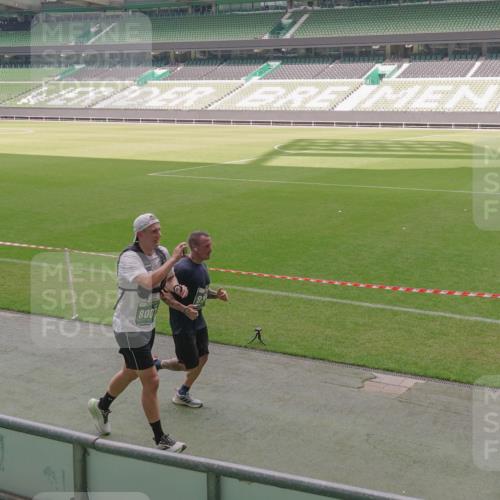 13.09.2026 - 21. swb-Marathon Bremen Michael Burmester http://msf.ph/oto/10332655 13.09.2026 13:04:43 Laufen im Stadion 178, 209, 210, 244, 323, 488, 534, 536, 565, 596, 647, 725, 881, 940, 1073, 1239, 1243, 1307, 1308, 1343, 1373, 1456, 1458, 1479, 1627, 1649, 1653, 1656, 1687, 1771, 1780, 1914, 1932, 1941, 2023, 2089, 2126, 2223, 2241, 2301, 2369, 2430, 2434, 2452, 2602, 2625, 2723, 2742, 2764, 2851, 2867, 2872, 2891, 2910, 2919, 2934, 2957, 2959, 2977, 2985, 3028, 3030, 3217, 3278, 3320, 3343, 3402, 3419, 3425, 3444, 3454, 3485, 3510, 3521, 3579, 3597, 3618, 3796, 3846, 3859, 3909, 242 meine-sportfotos.de