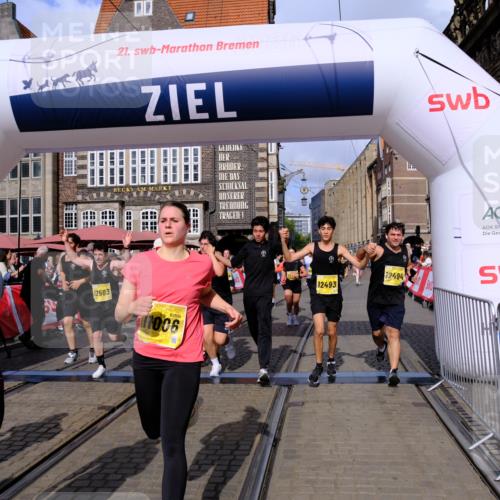 13.09.2026 - 21. swb-Marathon Bremen Tim E. http://msf.ph/oto/10332663 13.09.2026 11:05:05 Ziel 10198, 10283, 10315, 10481, 10729, 10741, 10855, 10856, 10940, 11006, 11114, 11133, 11272, 11364, 11366, 11395, 11518, 11592, 11705, 11757, 11939, 12005, 12420, 12493, 12495, 12498, 12500, 12502, 12563 meine-sportfotos.de