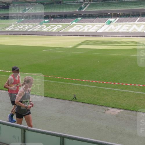 13.09.2026 - 21. swb-Marathon Bremen Michael Burmester http://msf.ph/oto/10332678 13.09.2026 13:04:46 Laufen im Stadion 178, 209, 210, 244, 323, 488, 534, 536, 565, 596, 647, 725, 881, 900, 1073, 1239, 1243, 1307, 1308, 1343, 1373, 1456, 1458, 1479, 1627, 1649, 1653, 1656, 1687, 1771, 1780, 1914, 1932, 1941, 2023, 2089, 2126, 2223, 2241, 2301, 2369, 2430, 2434, 2452, 2602, 2625, 2723, 2742, 2764, 2851, 2867, 2872, 2891, 2910, 2919, 2934, 2957, 2959, 2977, 2985, 3028, 3030, 3217, 3278, 3320, 3343, 3402, 3419, 3425, 3444, 3454, 3485, 3510, 3521, 3579, 3597, 3618, 3796, 3846, 3859, 3909, 242 meine-sportfotos.de