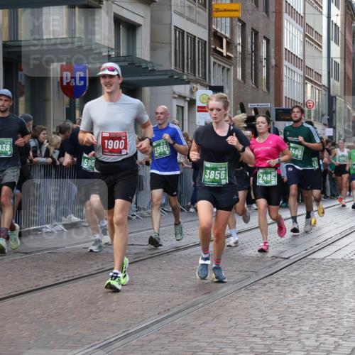 13.09.2026 - 21. swb-Marathon Bremen Strokosch-Dieckow http://msf.ph/oto/10332707 13.09.2026 13:23:18 Ziel 135, 672, 2371, 2409, 2485, 2490, 2560, 2627, 3078, 3138, 3173, 3531, 3642, 3856, 3861, 3939, 4601, 5011, 5116, 5231, 5908, 6157, 6648, 6843, 6848, 6923, 7216, 8095, 8290, 8560, 8863, 9088, 9196, 1809, 1900, 1935, 2306, 2367, 2427, 2827, 2899, 2914, 2961, 3098, 3233, 3374, 3531, 3729, 3920, 5114, 5820, 5821, 6923, 7909, 8045, 8231, 8304, 8377, 8671, 8672, 8732, 8787, 8819, 8820, 8863, 9436, 9827, 9921, 10127 meine-sportfotos.de