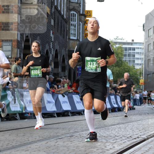 13.09.2026 - 21. swb-Marathon Bremen Strokosch-Dieckow http://msf.ph/oto/10332722 13.09.2026 13:16:07 Ziel 982, 1033, 2733, 3119, 3422, 3536, 3689, 3836, 3991, 4573, 5474, 5533, 5588, 5913, 6481, 6515, 9122, 9475, 13149, 13249, 481, 663, 740, 755, 792, 1605, 5554, 5963, 6106, 6721, 6744, 8398, 9031, 9115, 13008 meine-sportfotos.de