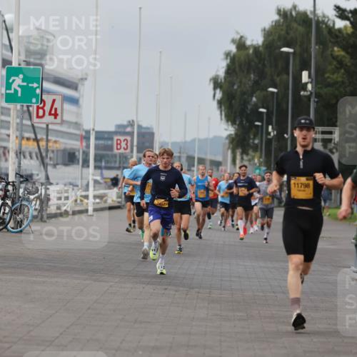 13.09.2026 - Kiel Lauf Andreas Tolksdorf http://msf.ph/oto/10332798 13.09.2026 09:51:45 Kiellinie 4, 3, 11798, 10850 meine-sportfotos.de