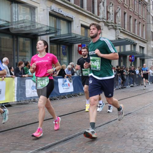 13.09.2026 - 21. swb-Marathon Bremen Strokosch-Dieckow http://msf.ph/oto/10332805 13.09.2026 13:23:22 Ziel 135, 672, 2288, 2371, 2409, 2485, 2490, 2560, 2627, 3078, 3138, 3173, 3642, 3856, 3861, 3939, 4601, 4671, 5011, 5116, 5231, 5908, 6157, 6332, 6648, 6843, 6848, 7216, 7475, 8095, 8290, 8560, 9088, 9196, 10115, 1809, 1900, 1935, 2306, 2367, 2427, 2827, 2899, 2914, 2961, 3098, 3233, 3374, 3531, 3729, 3861, 3920, 5114, 5820, 5821, 6923, 8045, 8231, 8304, 8732, 8787, 8819, 8820, 8863, 9436, 9827, 9921, 10127 meine-sportfotos.de