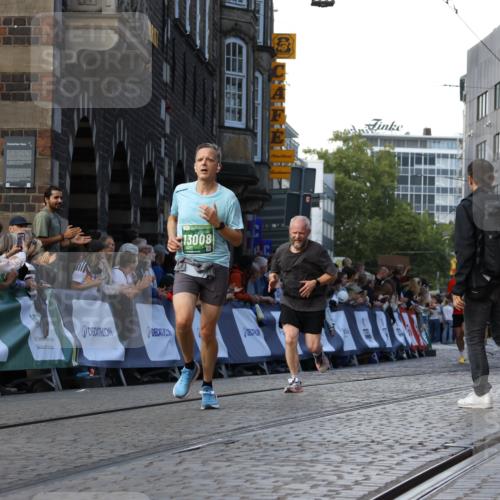 13.09.2026 - 21. swb-Marathon Bremen Strokosch-Dieckow http://msf.ph/oto/10332807 13.09.2026 13:16:09 Ziel 145, 982, 1033, 1955, 2733, 3119, 3422, 3536, 3689, 3836, 3991, 4573, 4823, 5430, 5474, 5533, 5588, 5913, 6481, 6515, 7307, 7413, 9122, 9278, 9475, 13149, 13249, 481, 740, 755, 792, 1605, 5554, 5963, 6721, 7801, 8398, 9031, 9115, 13008 meine-sportfotos.de