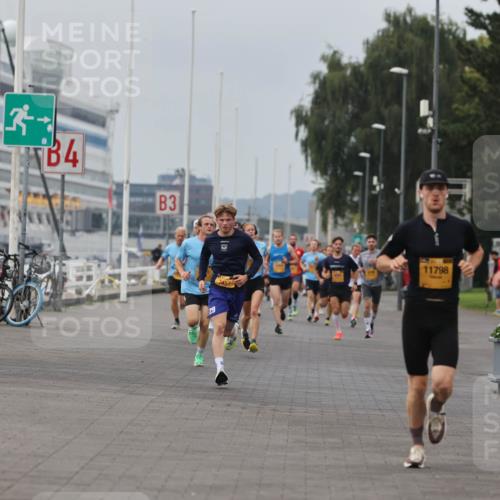 13.09.2026 - Kiel Lauf Andreas Tolksdorf http://msf.ph/oto/10332808 13.09.2026 09:51:45 Kiellinie 4, 3, 29, 7457, 11798, 10850 meine-sportfotos.de