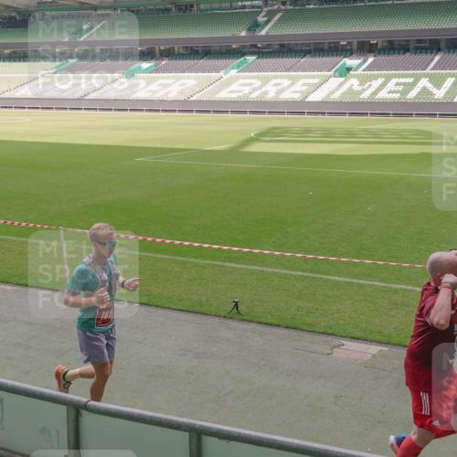 13.09.2026 - 21. swb-Marathon Bremen Michael Burmester http://msf.ph/oto/10332830 13.09.2026 13:04:54 Laufen im Stadion 178, 209, 210, 244, 323, 394, 488, 534, 536, 565, 647, 725, 881, 891, 900, 1073, 1239, 1243, 1307, 1308, 1343, 1373, 1380, 1456, 1479, 1627, 1649, 1653, 1656, 1687, 1771, 1780, 1914, 1932, 1941, 2023, 2089, 2126, 2223, 2241, 2265, 2301, 2369, 2430, 2434, 2452, 2602, 2723, 2742, 2764, 2851, 2867, 2872, 2891, 2910, 2919, 2957, 2959, 2977, 2985, 3028, 3030, 3217, 3278, 3320, 3343, 3402, 3419, 3425, 3444, 3454, 3485, 3521, 3579, 3618, 3796, 3909, 242 meine-sportfotos.de