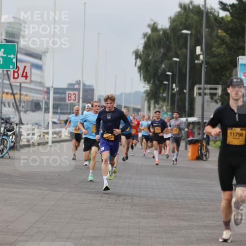 13.09.2026 - Kiel Lauf Andreas Tolksdorf http://msf.ph/oto/10332832 13.09.2026 09:51:46 Kiellinie 4, 3, 29, 457, 11798 meine-sportfotos.de