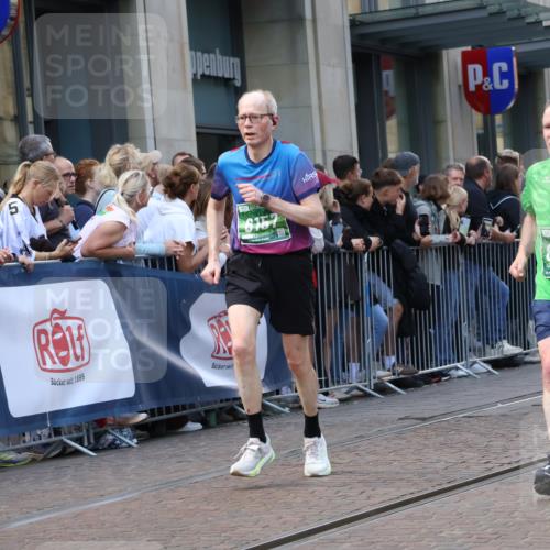 13.09.2026 - 21. swb-Marathon Bremen Strokosch-Dieckow http://msf.ph/oto/10332833 13.09.2026 13:23:24 Ziel 135, 672, 2288, 2371, 2409, 2485, 2490, 2517, 2560, 2627, 3078, 3138, 3173, 3642, 3856, 3939, 4601, 4671, 5011, 5116, 5231, 5908, 6157, 6332, 6648, 6843, 6848, 7216, 7357, 7475, 8051, 8052, 8095, 8290, 8560, 9088, 9196, 10115, 13197, 1809, 1900, 1935, 2306, 2367, 2371, 2427, 2827, 2899, 2961, 3233, 3374, 3531, 3729, 3861, 3920, 5114, 5820, 5821, 6923, 8045, 8231, 8304, 8732, 8787, 8863, 9436, 9827, 10127 meine-sportfotos.de