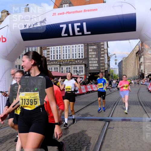 13.09.2026 - 21. swb-Marathon Bremen Tim E. http://msf.ph/oto/10332836 13.09.2026 11:05:09 Ziel 10198, 10283, 10315, 10465, 10481, 10729, 10741, 10850, 10855, 10856, 10940, 10975, 11006, 11133, 11272, 11366, 11395, 11518, 11705, 11757, 11939, 12005, 12235, 12420, 12493, 12495, 12498, 12500, 12502, 12522, 12563 meine-sportfotos.de