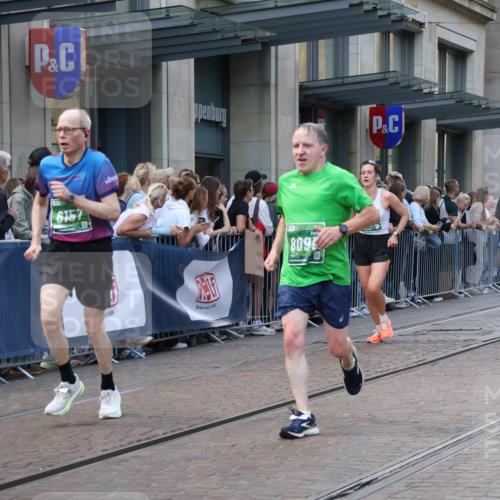 13.09.2026 - 21. swb-Marathon Bremen Strokosch-Dieckow http://msf.ph/oto/10332854 13.09.2026 13:23:24 Ziel 135, 672, 2288, 2371, 2409, 2485, 2490, 2517, 2560, 2627, 3078, 3138, 3173, 3642, 3856, 3939, 4601, 4671, 5011, 5116, 5231, 5908, 6157, 6332, 6648, 6843, 6848, 7216, 7357, 7475, 8051, 8052, 8095, 8290, 8560, 9088, 9196, 10115, 13197, 1809, 1900, 1935, 2306, 2367, 2371, 2427, 2827, 2899, 2961, 3233, 3374, 3531, 3729, 3861, 3920, 5114, 5820, 5821, 6923, 8045, 8231, 8304, 8732, 8787, 8863, 9436, 9827, 10127 meine-sportfotos.de