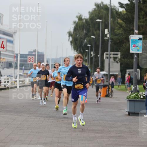 13.09.2026 - Kiel Lauf Andreas Tolksdorf http://msf.ph/oto/10332886 13.09.2026 09:51:48 Kiellinie 4, 3, 9298, 29, 2457 meine-sportfotos.de