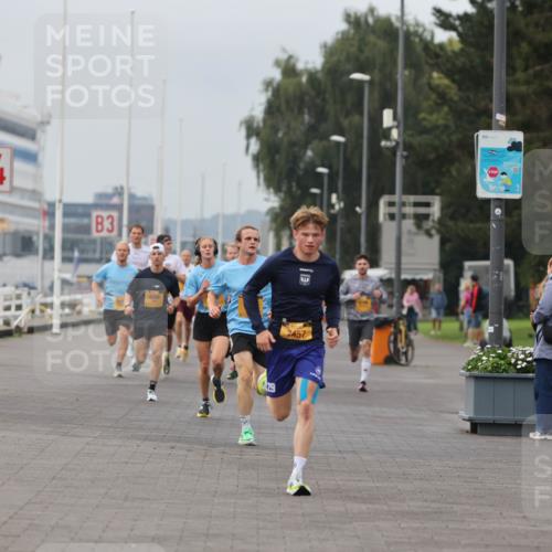 13.09.2026 - Kiel Lauf Andreas Tolksdorf http://msf.ph/oto/10332893 13.09.2026 09:51:48 Kiellinie 4, 3, 9298, 29, 7457 meine-sportfotos.de