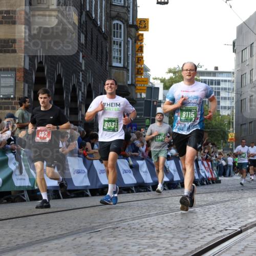 13.09.2026 - 21. swb-Marathon Bremen Strokosch-Dieckow http://msf.ph/oto/10332910 13.09.2026 13:16:15 Ziel 145, 982, 1955, 2623, 2733, 3119, 3149, 3422, 3689, 3836, 3991, 4128, 4823, 5430, 5474, 5588, 5913, 6481, 7307, 7413, 8487, 9122, 9278, 13149, 13249, 755, 792, 1076, 1162, 2604, 5554, 5963, 7053, 7603, 7801, 8171, 8288, 9031, 9115 meine-sportfotos.de