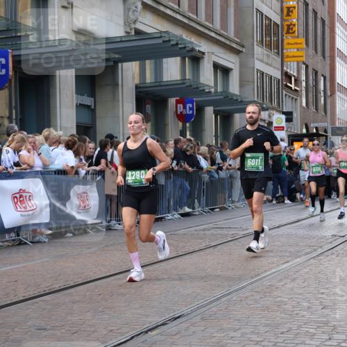 13.09.2026 - 21. swb-Marathon Bremen Strokosch-Dieckow http://msf.ph/oto/10332963 13.09.2026 13:23:28 Ziel 135, 342, 2210, 2288, 2485, 2490, 2517, 2560, 2627, 3044, 3138, 3642, 3856, 4601, 4671, 5011, 5116, 5146, 5231, 5908, 6157, 6332, 6648, 6843, 7105, 7216, 7357, 7475, 7761, 8051, 8052, 8095, 8290, 8560, 10059, 10115, 13007, 13197, 672, 1900, 2306, 2371, 2409, 2427, 2827, 2899, 2961, 3078, 3173, 3374, 3531, 3729, 3861, 3920, 3939, 5820, 5821, 6848, 6923, 8045, 8231, 8304, 8732, 8787, 8863, 9088, 9196, 9436, 9827, 10127 meine-sportfotos.de