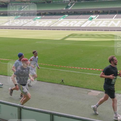 13.09.2026 - 21. swb-Marathon Bremen Michael Burmester http://msf.ph/oto/10332988 13.09.2026 13:05:07 Laufen im Stadion 178, 209, 210, 217, 244, 323, 394, 534, 536, 565, 647, 881, 891, 900, 1073, 1239, 1243, 1307, 1308, 1343, 1373, 1380, 1456, 1479, 1533, 1627, 1649, 1653, 1656, 1687, 1780, 1914, 1932, 1941, 2023, 2089, 2126, 2241, 2244, 2265, 2301, 2310, 2369, 2430, 2452, 2464, 2602, 2723, 2742, 2764, 2851, 2867, 2872, 2891, 2910, 2919, 2957, 2959, 2985, 3028, 3030, 3115, 3217, 3278, 3320, 3343, 3419, 3425, 3444, 3454, 3485, 3521, 3579, 3796, 3909, 242 meine-sportfotos.de