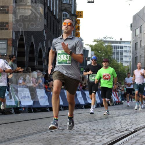 13.09.2026 - 21. swb-Marathon Bremen Strokosch-Dieckow http://msf.ph/oto/10332992 13.09.2026 13:16:22 Ziel 145, 481, 663, 1955, 2623, 3134, 3149, 4128, 4823, 5430, 5474, 5913, 6106, 6481, 6744, 7307, 7413, 8487, 9278, 13008, 13149, 13158, 816, 1076, 1162, 2604, 5255, 6367, 7053, 7603, 7801, 8171, 8288 meine-sportfotos.de