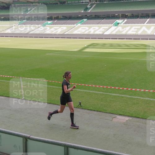 13.09.2026 - 21. swb-Marathon Bremen Michael Burmester http://msf.ph/oto/10333022 13.09.2026 13:05:11 Laufen im Stadion 178, 209, 210, 217, 244, 323, 394, 534, 536, 565, 647, 881, 891, 900, 1073, 1239, 1243, 1307, 1308, 1343, 1373, 1380, 1456, 1479, 1533, 1627, 1649, 1653, 1656, 1687, 1780, 1914, 1932, 1941, 2023, 2076, 2089, 2126, 2241, 2244, 2265, 2301, 2310, 2369, 2430, 2452, 2464, 2602, 2723, 2742, 2764, 2851, 2867, 2872, 2891, 2910, 2919, 2957, 2959, 2985, 3028, 3030, 3115, 3217, 3278, 3320, 3343, 3419, 3425, 3444, 3454, 3485, 3521, 3579, 3796, 3909, 242 meine-sportfotos.de