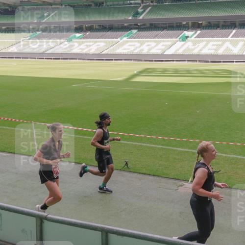 13.09.2026 - 21. swb-Marathon Bremen Michael Burmester http://msf.ph/oto/10333054 13.09.2026 13:05:14 Laufen im Stadion 178, 209, 210, 217, 244, 323, 394, 534, 536, 565, 647, 881, 891, 900, 1073, 1239, 1243, 1274, 1307, 1308, 1343, 1373, 1380, 1456, 1479, 1533, 1581, 1627, 1649, 1653, 1656, 1687, 1780, 1914, 1932, 1941, 2023, 2076, 2089, 2126, 2241, 2244, 2265, 2301, 2310, 2369, 2430, 2452, 2464, 2602, 2723, 2742, 2764, 2851, 2867, 2872, 2891, 2910, 2919, 2957, 2959, 2985, 3028, 3030, 3115, 3217, 3278, 3320, 3343, 3419, 3425, 3444, 3454, 3485, 3521, 3579, 3796, 3909, 242 meine-sportfotos.de