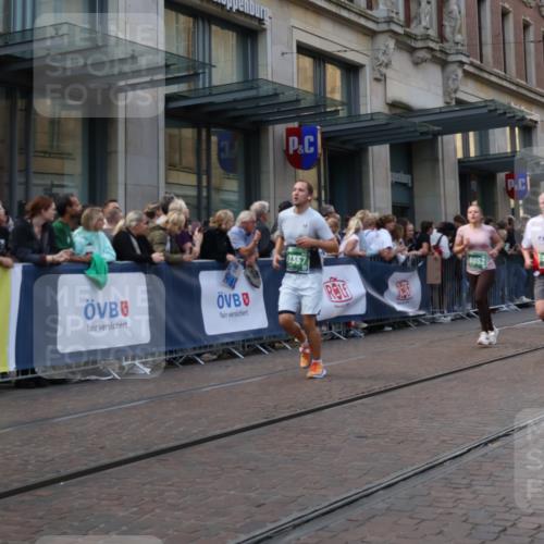 13.09.2026 - 21. swb-Marathon Bremen Strokosch-Dieckow http://msf.ph/oto/10333101 13.09.2026 13:23:34 Ziel 342, 2210, 2288, 2370, 2485, 2517, 2560, 3044, 3642, 4601, 4671, 5011, 5104, 5116, 5146, 5231, 5397, 5623, 6157, 6332, 6648, 6772, 7094, 7105, 7216, 7357, 7475, 7761, 8051, 8052, 8095, 8290, 10059, 10115, 13007, 13197, 135, 672, 2306, 2371, 2409, 2427, 2490, 2627, 2899, 3078, 3138, 3173, 3531, 3856, 3861, 3939, 5820, 5821, 5908, 6843, 6848, 6923, 8045, 8560, 8863, 9088, 9196, 9436, 9827, 10127 meine-sportfotos.de