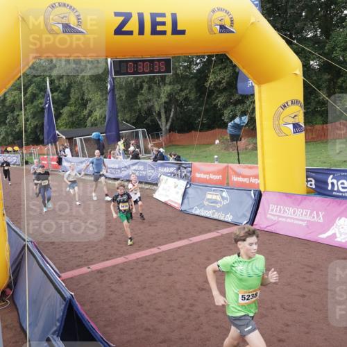 13.09.2026 - Airport Race Dennis Weichert http://msf.ph/oto/10333105 13.09.2026 10:31:08 Ziel 5070, 5071, 5177, 5215, 5238, 5251, 5272, 5408, 5410 meine-sportfotos.de