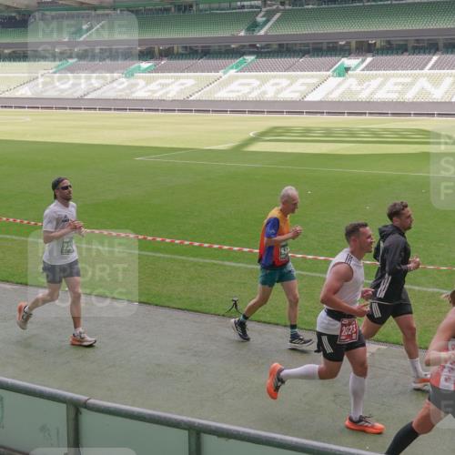 13.09.2026 - 21. swb-Marathon Bremen Michael Burmester http://msf.ph/oto/10333161 13.09.2026 13:05:27 Laufen im Stadion 109, 178, 217, 244, 323, 394, 430, 454, 534, 536, 565, 647, 784, 891, 900, 1073, 1239, 1243, 1274, 1307, 1308, 1373, 1380, 1456, 1533, 1581, 1627, 1653, 1656, 1687, 1780, 1914, 1932, 1941, 2023, 2076, 2089, 2126, 2241, 2244, 2265, 2301, 2310, 2355, 2369, 2393, 2430, 2452, 2464, 2602, 2723, 2742, 2764, 2867, 2872, 2891, 2910, 2919, 2957, 2959, 2985, 3028, 3030, 3115, 3217, 3278, 3320, 3343, 3419, 3425, 3444, 3485, 3521, 3796, 3909, 242 meine-sportfotos.de
