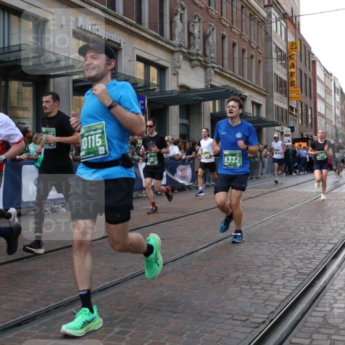 13.09.2026 - 21. swb-Marathon Bremen Strokosch-Dieckow http://msf.ph/oto/10333169 13.09.2026 13:23:37 Ziel 102, 342, 2210, 2288, 2370, 2517, 2967, 3044, 3372, 3642, 4601, 4671, 5011, 5104, 5116, 5146, 5231, 5257, 5397, 5623, 6332, 6648, 6772, 7094, 7105, 7216, 7357, 7475, 7761, 8051, 8052, 8179, 8290, 10059, 10115, 13007, 13197, 13219, 135, 672, 2371, 2409, 2485, 2490, 2560, 2627, 2899, 3078, 3138, 3173, 3531, 3856, 3861, 3939, 5820, 5821, 5908, 6157, 6843, 6848, 6923, 8095, 8560, 8863, 9088, 9196, 9436, 10127 meine-sportfotos.de