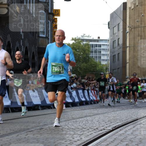 13.09.2026 - 21. swb-Marathon Bremen Strokosch-Dieckow http://msf.ph/oto/10333181 13.09.2026 13:16:27 Ziel 145, 481, 663, 740, 1605, 1955, 2623, 3134, 3149, 4128, 4823, 5430, 6106, 6721, 6744, 7307, 7413, 8398, 8487, 9115, 9278, 13008, 13158, 696, 816, 985, 1076, 2474, 4485, 5255, 6367, 7603, 7875, 8171, 8288 meine-sportfotos.de