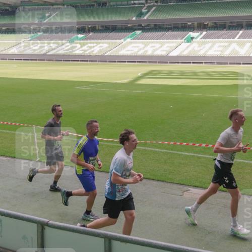 13.09.2026 - 21. swb-Marathon Bremen Michael Burmester http://msf.ph/oto/10333196 13.09.2026 13:05:35 Laufen im Stadion 109, 178, 217, 244, 287, 323, 394, 430, 454, 534, 536, 565, 578, 613, 647, 784, 891, 900, 1073, 1239, 1243, 1274, 1307, 1308, 1365, 1373, 1380, 1456, 1533, 1574, 1581, 1627, 1656, 1687, 1780, 1909, 1914, 1932, 1941, 2023, 2076, 2089, 2126, 2241, 2244, 2265, 2301, 2310, 2355, 2369, 2393, 2430, 2452, 2464, 2602, 2723, 2742, 2764, 2867, 2872, 2910, 2919, 2957, 2959, 2985, 3028, 3030, 3115, 3217, 3278, 3320, 3343, 3419, 3425, 3444, 3485, 3521, 3796, 3909 meine-sportfotos.de