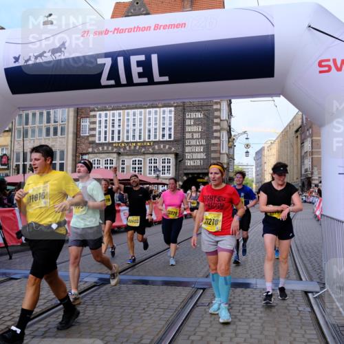 13.09.2026 - 21. swb-Marathon Bremen Tim E. http://msf.ph/oto/10333292 13.09.2026 11:05:30 Ziel 10370, 10411, 10576, 10697, 10718, 10800, 10802, 10995, 11102, 11105, 11157, 11218, 11281, 11326, 11584, 11616, 11722, 11900, 12002, 12011, 12064, 12079, 12080, 12099, 12335 meine-sportfotos.de