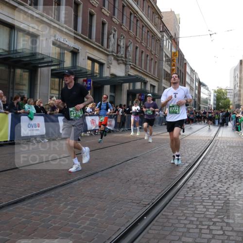 13.09.2026 - 21. swb-Marathon Bremen Strokosch-Dieckow http://msf.ph/oto/10333297 13.09.2026 13:23:42 Ziel 102, 342, 776, 909, 1199, 2210, 2288, 2370, 2517, 2967, 3044, 3372, 4671, 5011, 5104, 5116, 5146, 5208, 5257, 5397, 5481, 5623, 6105, 6332, 6648, 6772, 7059, 7094, 7105, 7357, 7475, 7761, 8051, 8052, 8082, 8179, 9087, 10059, 10115, 13007, 13197, 13219, 135, 672, 2371, 2409, 2485, 2490, 2560, 2627, 3078, 3138, 3173, 3531, 3642, 3856, 3861, 3939, 4601, 5011, 5231, 5908, 6157, 6843, 6848, 6923, 7216, 8095, 8290, 8560, 8863, 9088, 9196 meine-sportfotos.de