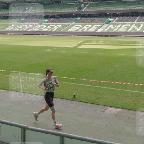 13.09.2026 - 21. swb-Marathon Bremen Michael Burmester http://msf.ph/oto/10333298 13.09.2026 13:05:46 Laufen im Stadion 109, 178, 217, 244, 287, 303, 323, 394, 430, 454, 536, 565, 578, 613, 647, 784, 891, 900, 1073, 1239, 1243, 1274, 1307, 1308, 1365, 1373, 1380, 1456, 1533, 1574, 1581, 1627, 1656, 1687, 1780, 1823, 1909, 1914, 1932, 1941, 2023, 2076, 2089, 2126, 2241, 2244, 2265, 2275, 2301, 2310, 2355, 2356, 2393, 2430, 2452, 2464, 2602, 2723, 2742, 2764, 2867, 2872, 2902, 2910, 2919, 2957, 2959, 2985, 3030, 3115, 3217, 3278, 3320, 3343, 3419, 3444, 3485, 3909 meine-sportfotos.de
